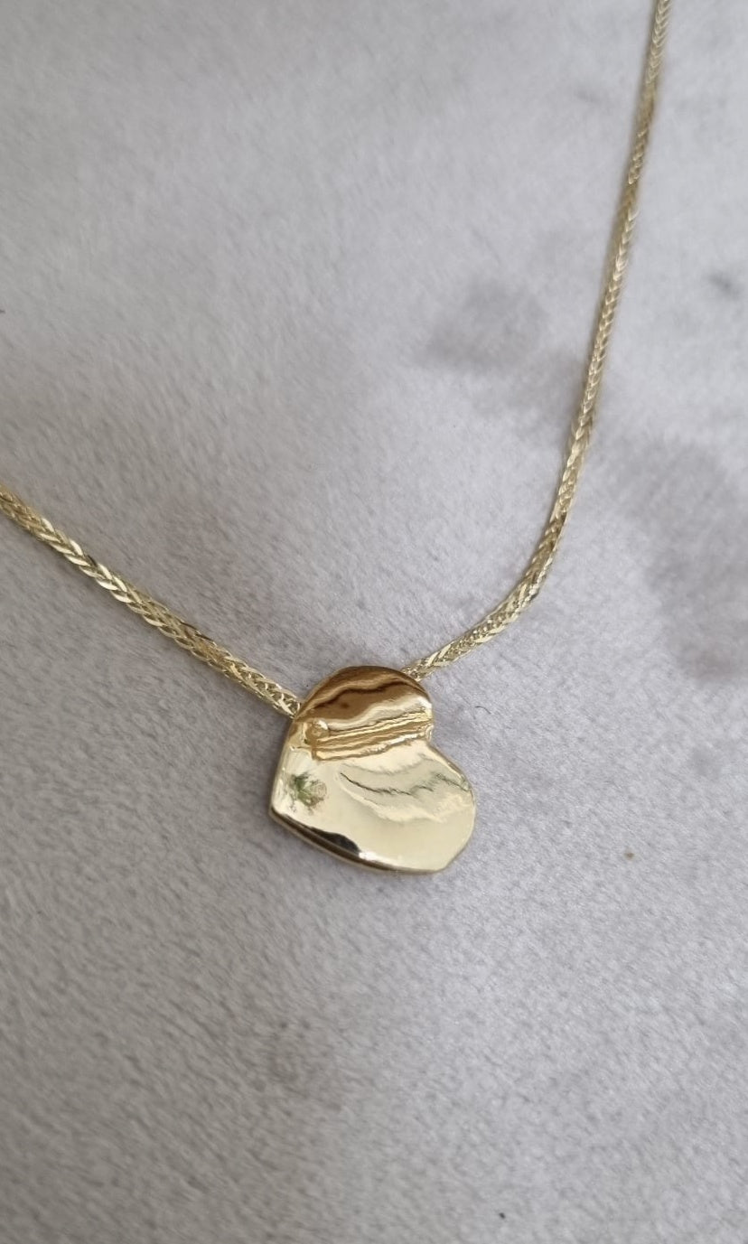 A gold dainty heart necklace - AlmaJewelryShop