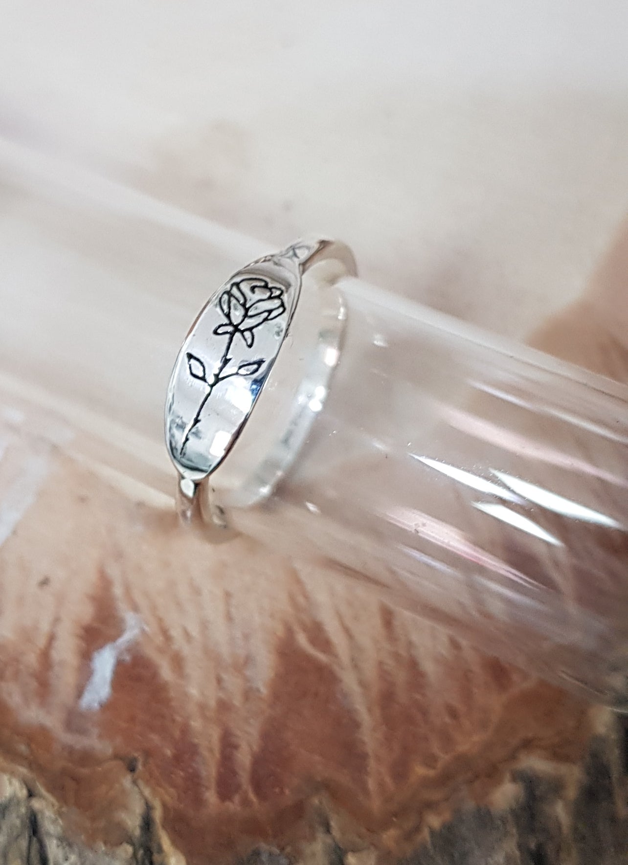 The Rose's Silhouette Ring - AlmaJewelryShop