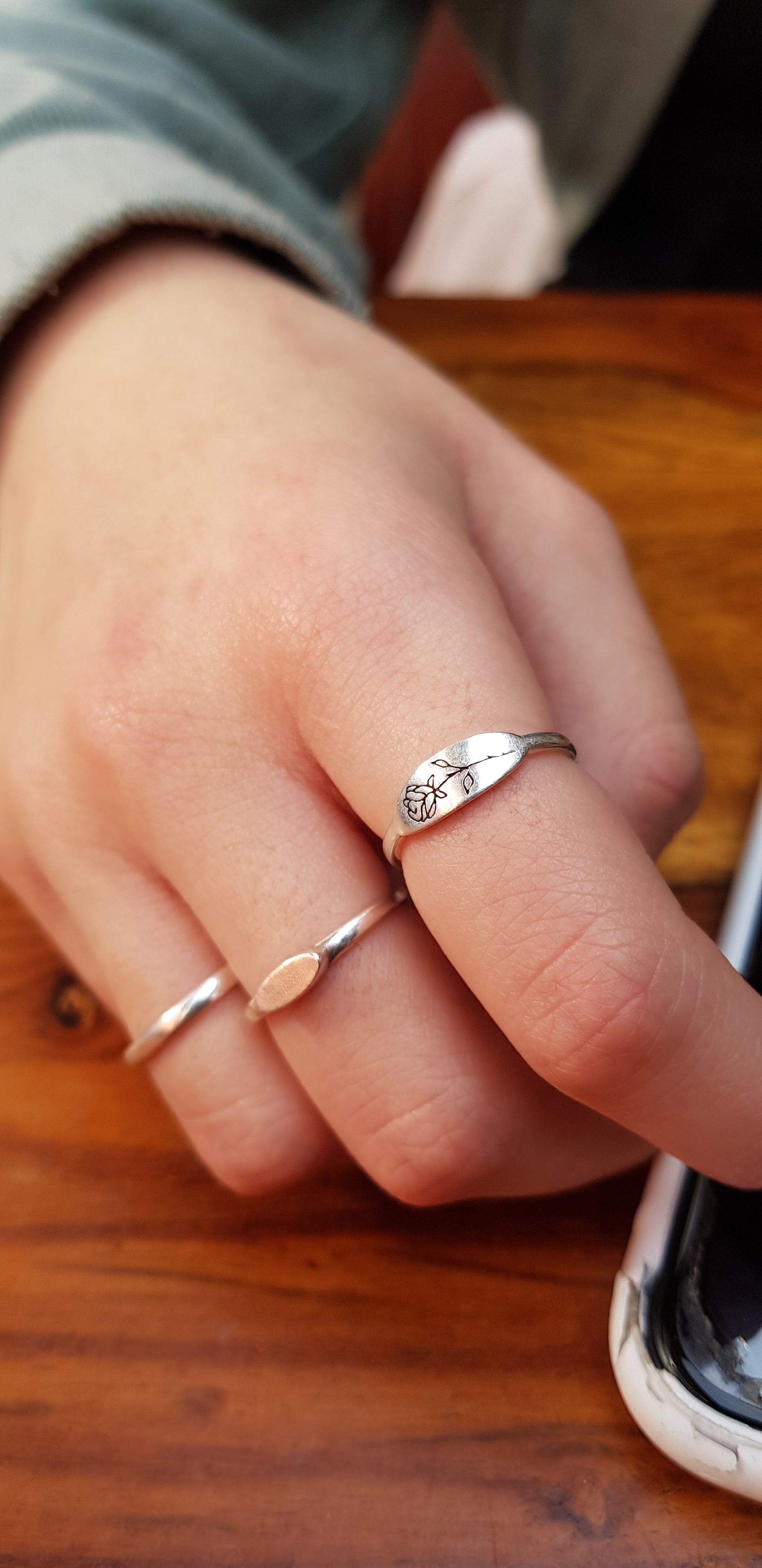The Rose's Silhouette Ring - AlmaJewelryShop