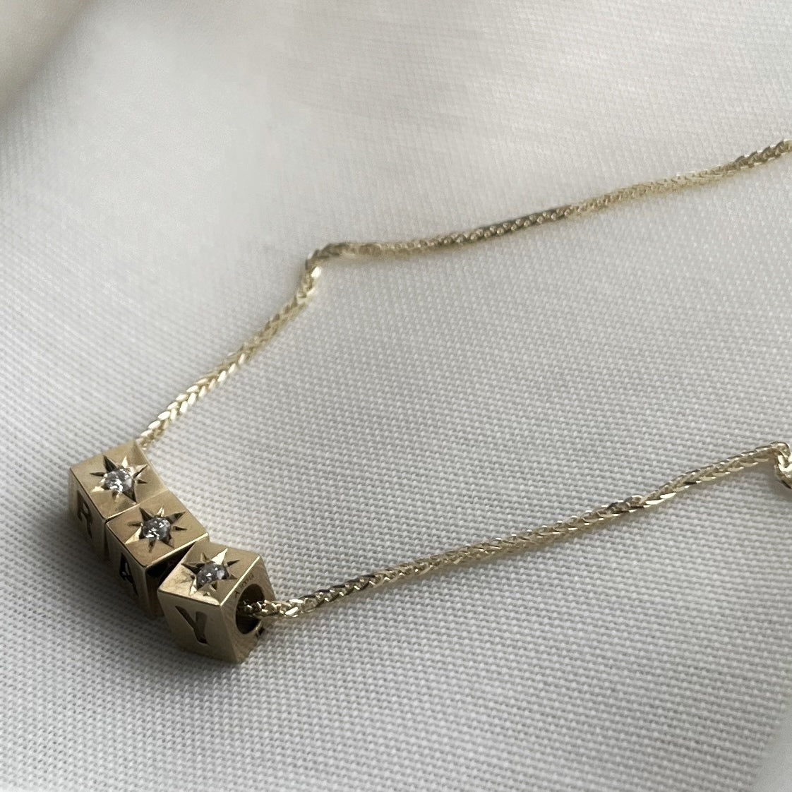 Name Necklace in Solid Gold & Diamond - AlmaJewelryShop